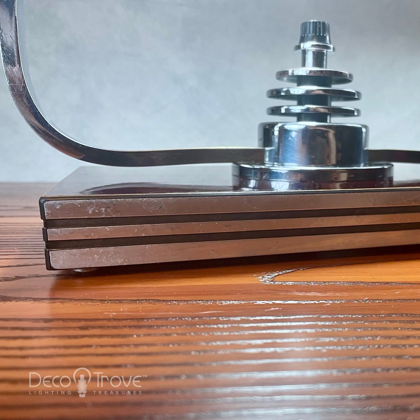 1930s Markel Machine Age Deco Chrome and English Bronze L103F Desk Lamp